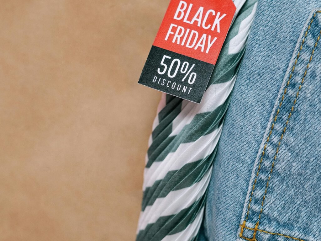 pexels-ivan-s-5947542-edited-1024x768 Black Friday: O que Realmente Vale a Pena e por que 90% das “PROMOÇÕES” são Mentira